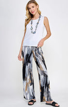 Load image into Gallery viewer, Printed Flare Pants