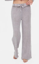 Load image into Gallery viewer, Distressed Mineral Washed Pants