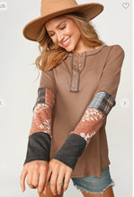 Load image into Gallery viewer, Plus Thermal Button Down Aztec Sleeve Top