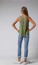 Load image into Gallery viewer, Sleeveless Back Lace Patch Crinkle Top