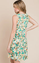 Load image into Gallery viewer, Floral Print Shirred Waist Dress