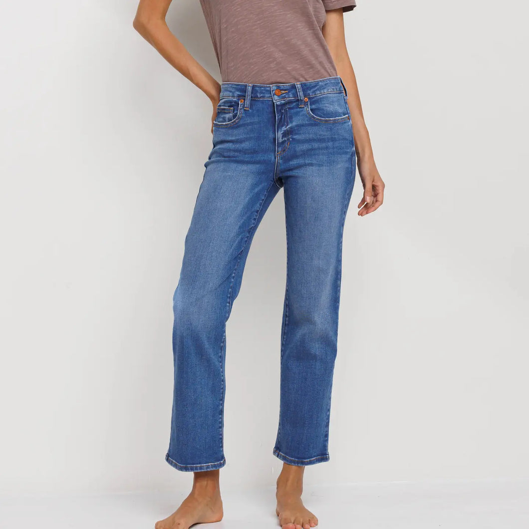 Mid Rise Ultra Stretch Slim Straight Jean