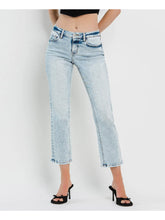 Load image into Gallery viewer, Mid Rise Crop Regular Straight Lovervet Jeans