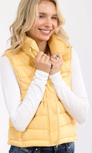 Load image into Gallery viewer, BUTTON UP FRONT POCKETS LIGHTWEIGHT PUFFER VEST