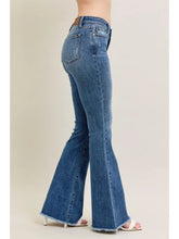 Load image into Gallery viewer, Midrise Vintage Wash Judy Blue Flare w/ Destroy and Fray Hem