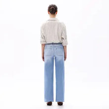 Load image into Gallery viewer, Mid Rise Wide Leg Front Patch Pockets Denim Jeans