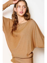 Load image into Gallery viewer, Loose Fit Two Tone Detailed Batwing Sleeve Top